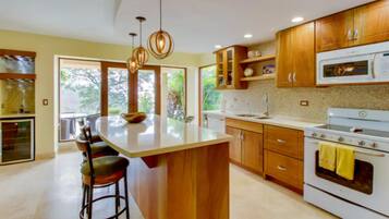 Condo tiện nghi đơn giản, 3 phòng ngủ, không hút thuốc | Bếp riêng | Tủ lạnh, lò vi sóng, lò nướng, bếp nấu