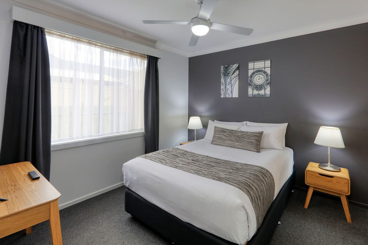 Family Apartment, 2 Bedrooms | 1 bedroom, minibar, desk, blackout drapes