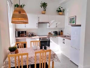 Private kitchen - Fernhurst Holiday apartments (Shanklin)