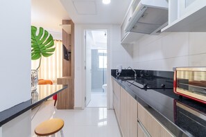 雪櫃、微波爐、爐具、咖啡機/沖茶器