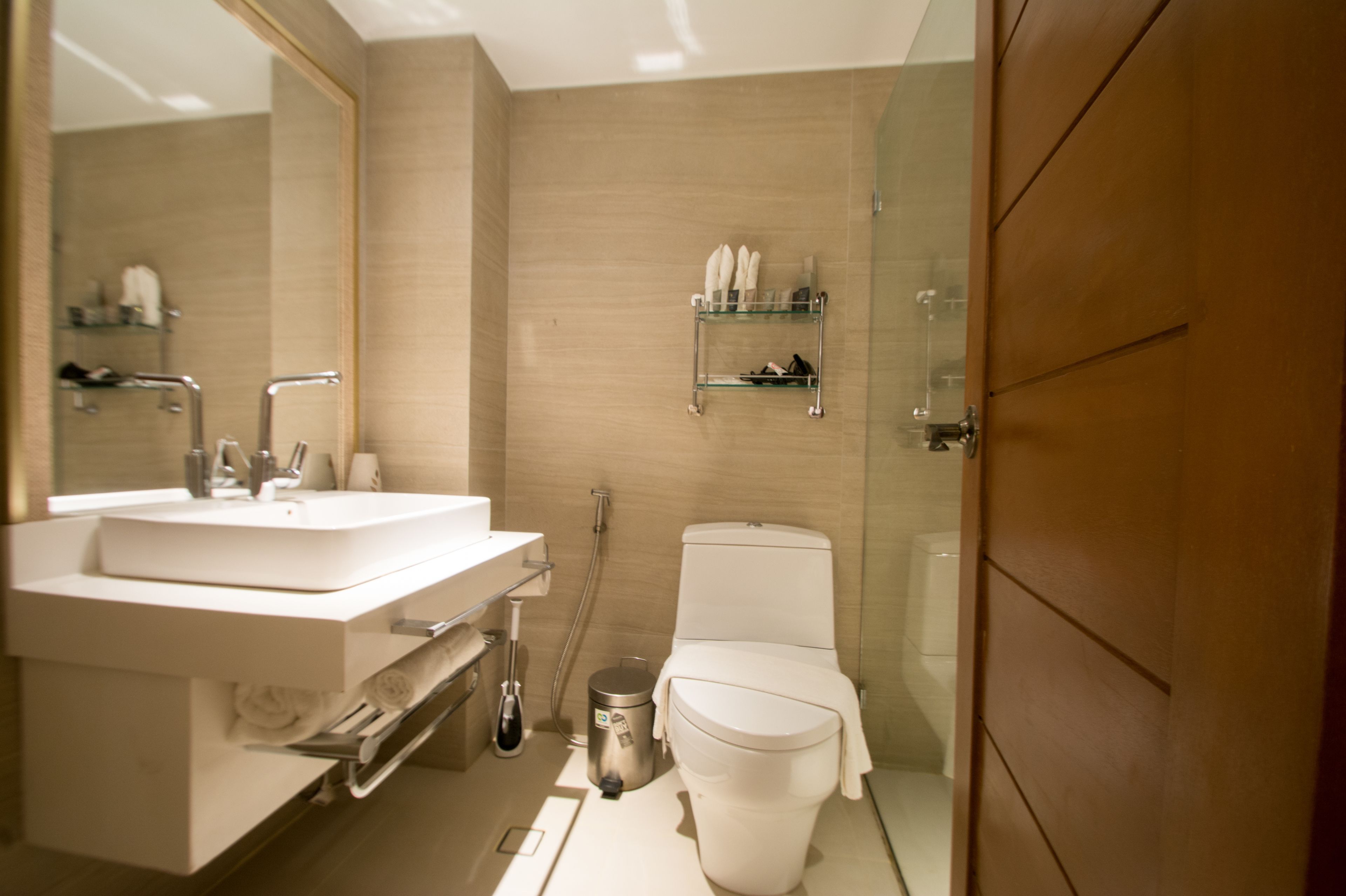 superior room ground floor | bathroom | shower, rainfall showerhead, free toiletries, hair dryer