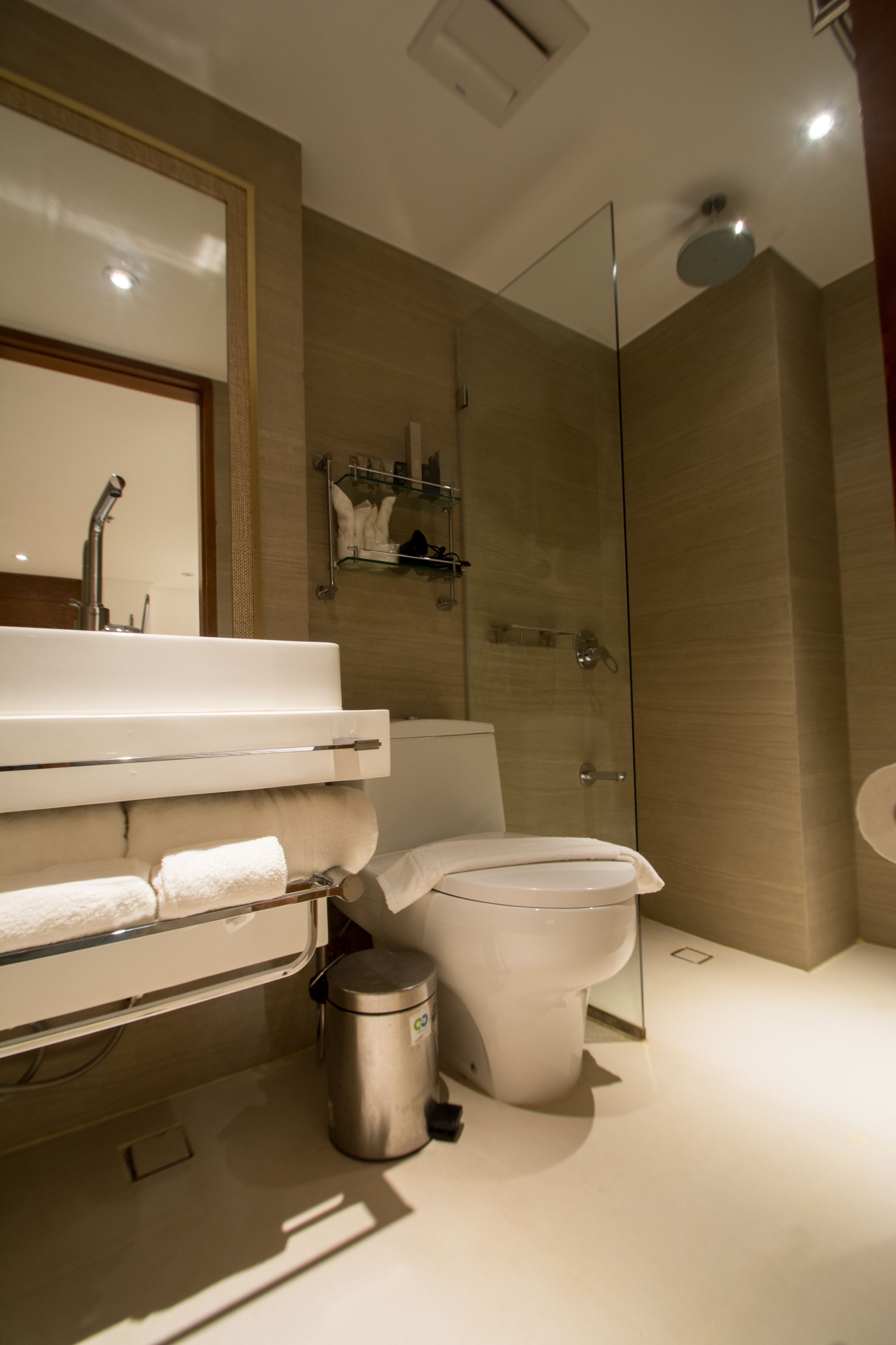 superior room 2nd floor | bathroom | shower, rainfall showerhead, free toiletries, hair dryer