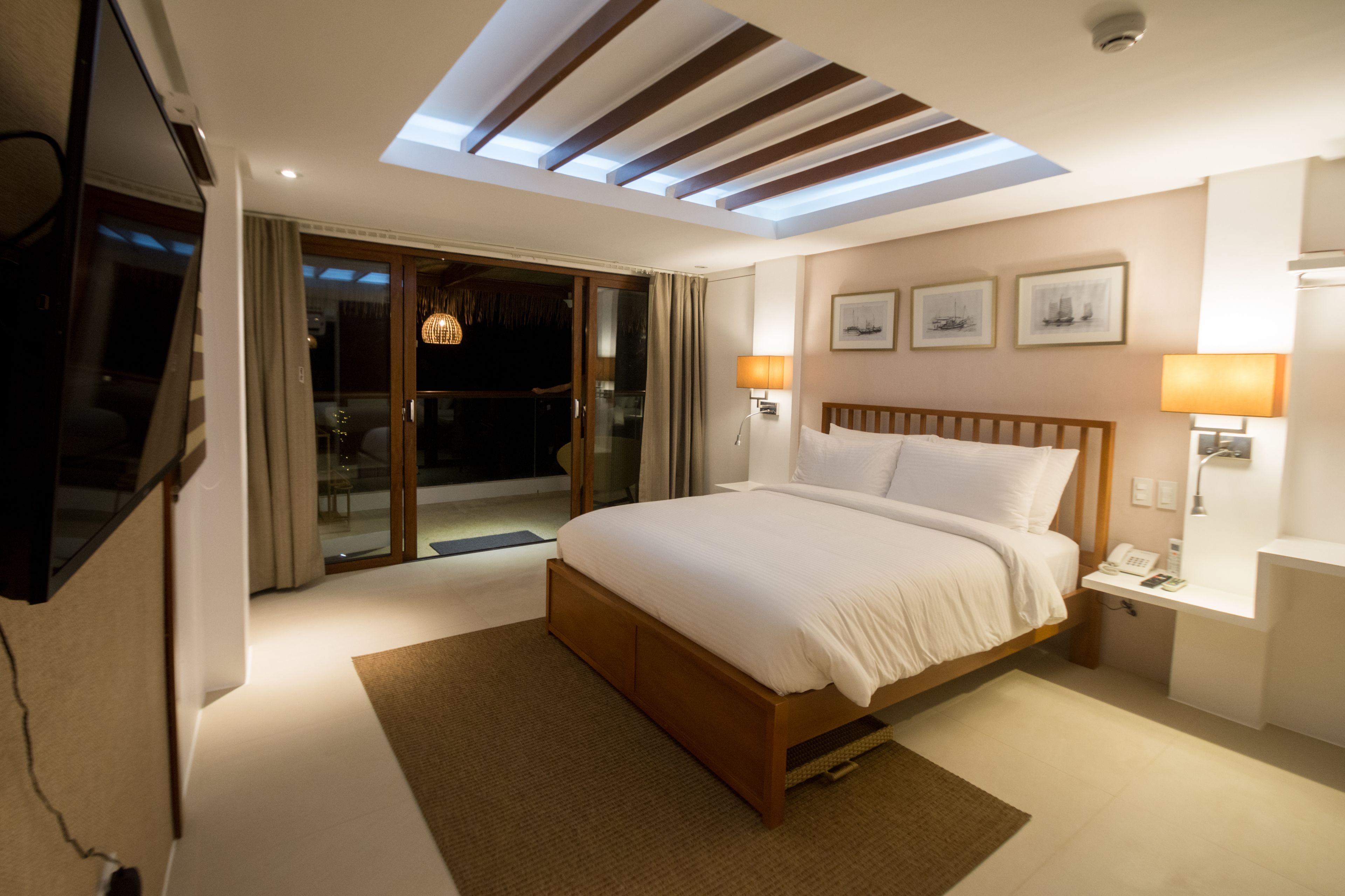 grand suite | egyptian cotton sheets, premium bedding, minibar, in-room safe