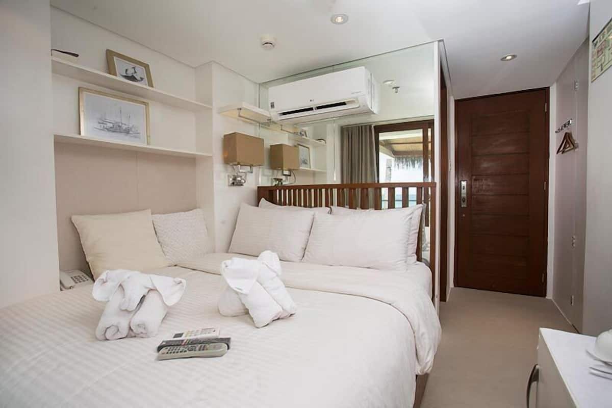 Deluxe-Einzelzimmer, 1 Queen-Bett, Meerblick (2nd Floor) | Bettwäsche aus ägyptischer Baumwolle, hochwertige Bettwaren, Minibar