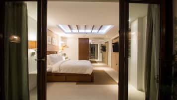 Grand Tek Büyük Yataklı Oda, 1 Büyük (Queen) Boy Yatak, Deniz Manzaralı | Mısır pamuklu çarşaf takımı, kaliteli yatak takımı, minibar, odada kasa