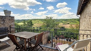 Apartment | Terrace/patio