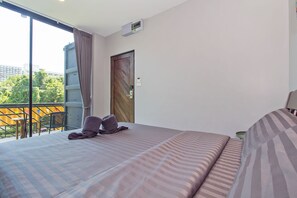 In-room safe, soundproofing, free WiFi