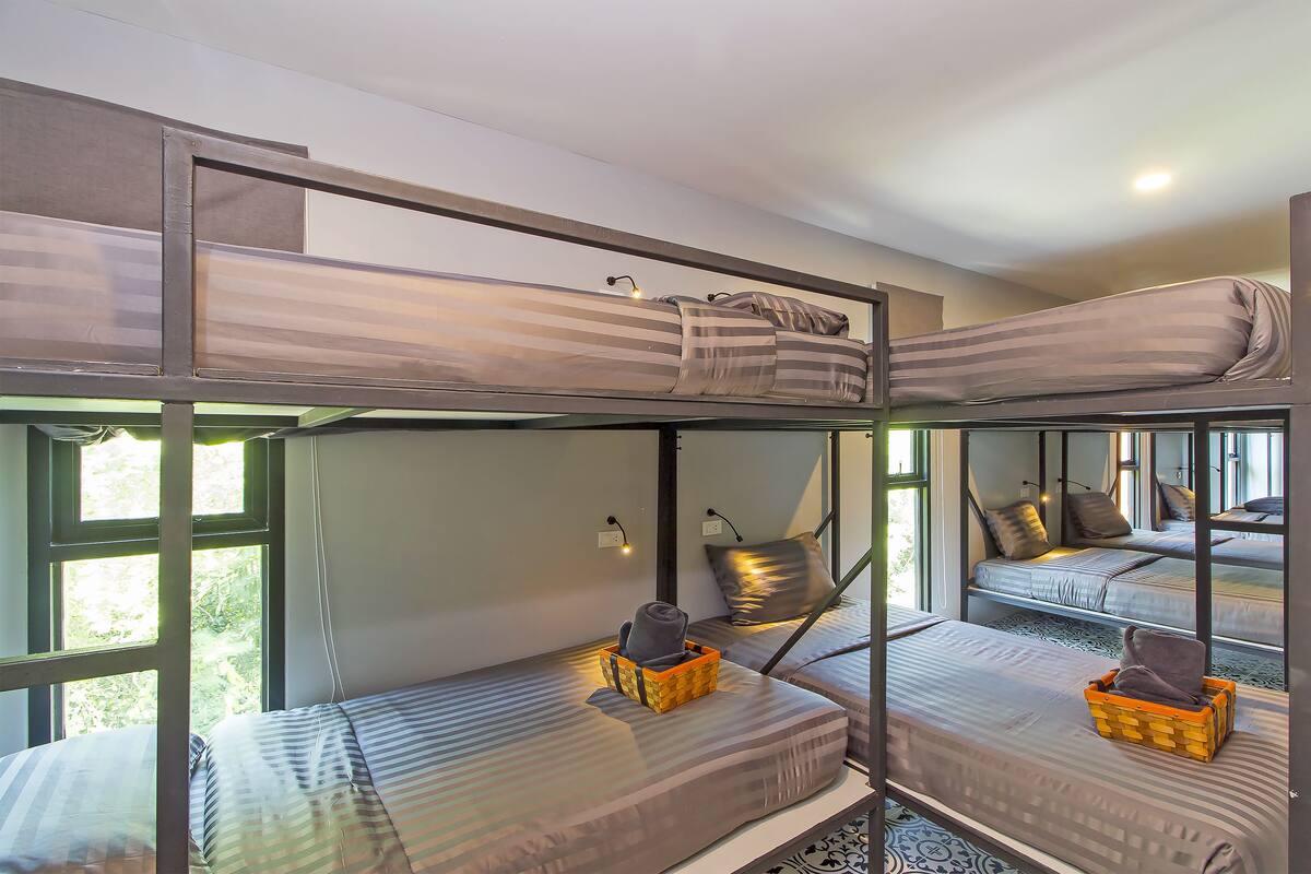 In-room safe, soundproofing, free WiFi