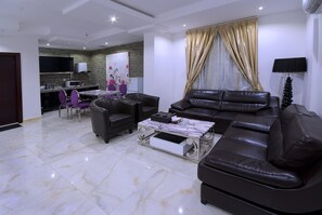 Flat-screen TV - Jawharat Layali (Jeddah)