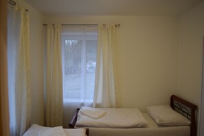 Comfort Twin Room, 1 Bedroom, Garden View, Corner | Blackout drapes, free WiFi, bed sheets - Hotel Ostende (Chocerady)