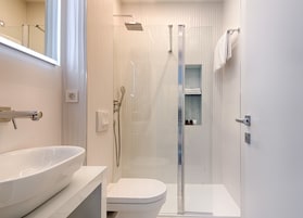 Luxury Double Room, 1 King Bed, Private Bathroom, Beach View 1 | Bathroom | Shower, free toiletries, hair dryer, slippers