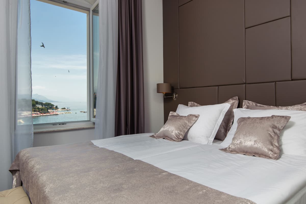 Luxury Double or Twin Room, Private Bathroom, Beach View 2 | Beach/ocean view