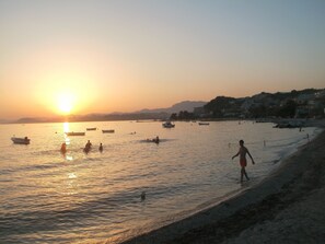 On the beach - Beach Apartments Toni (Podstrana)