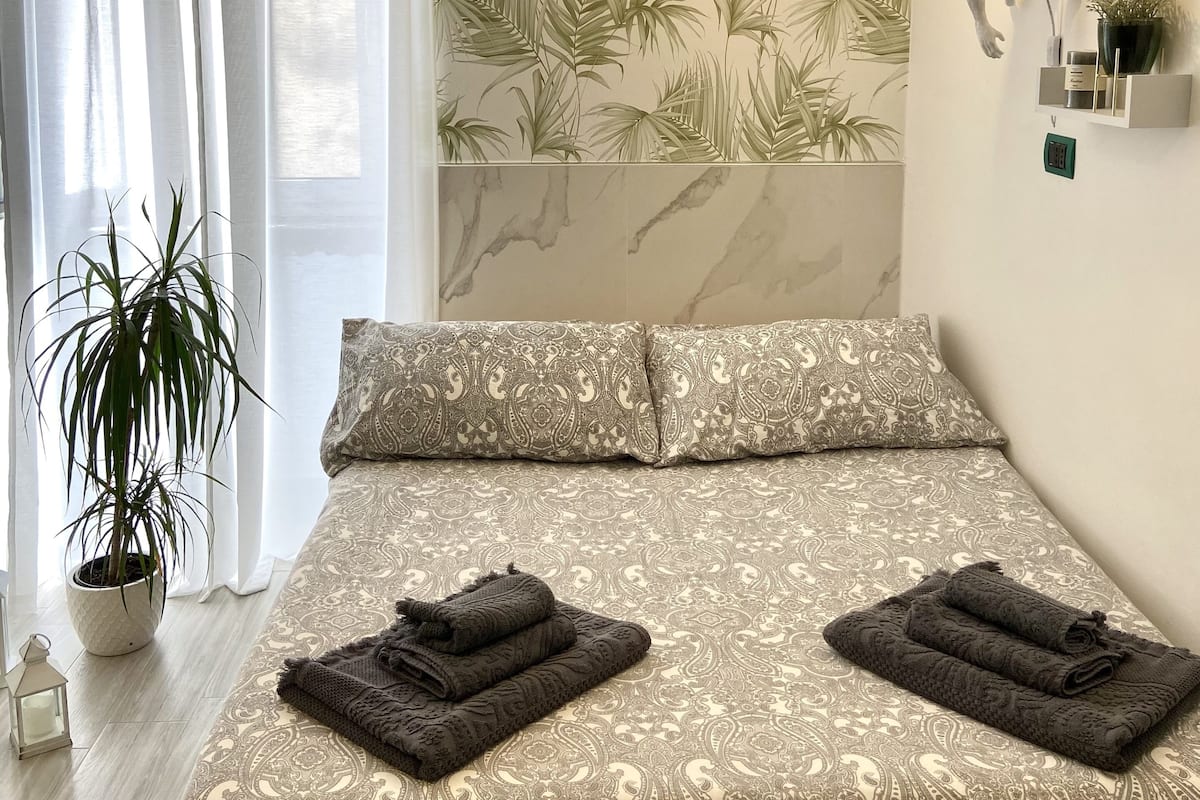 Dúplex panorámico, 1 habitación | 1 dormitorio, wifi gratis, ropa de cama