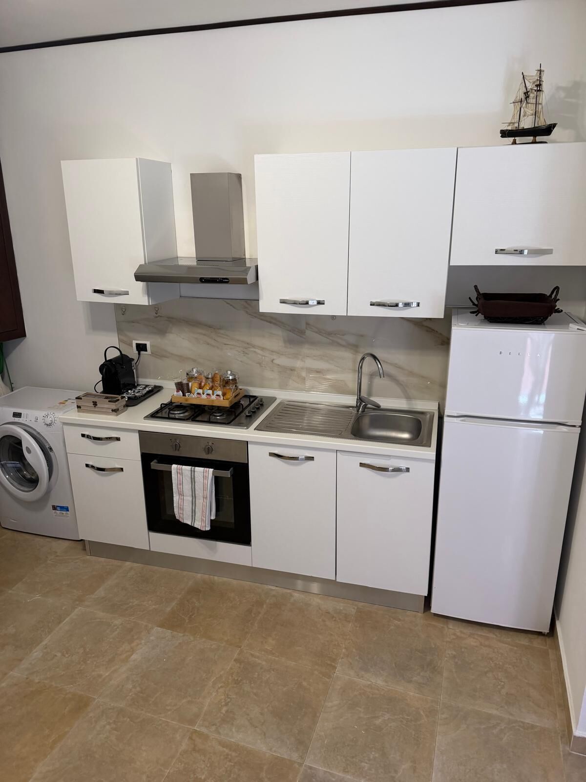 Apartment, 1 Bedroom, Balcony, Annex Building | Cuisine privée | Réfrigérateur, surface de cuisson