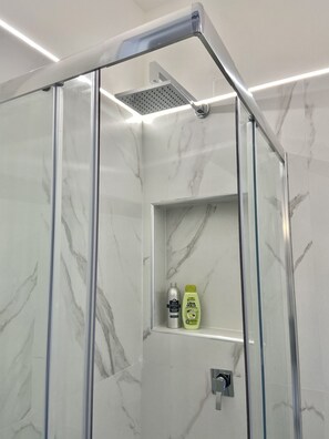パノラミック デュープレックス 1 ベッドルーム | バスルーム | ヘアドライヤー、トイレットペーパー