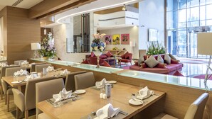Breakfast, lunch and dinner served  - Roda Links Al Nasr (Dubai)