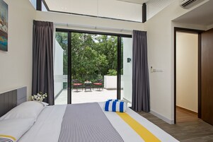 3-Bedroom House with Garden View | 1 bedroom, in-room safe, blackout drapes, iron/ironing board