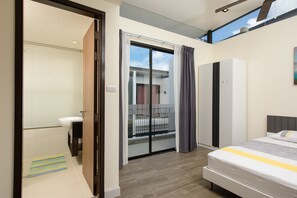 3-Bedroom House with Garden View | 1 bedroom, in-room safe, blackout drapes, iron/ironing board