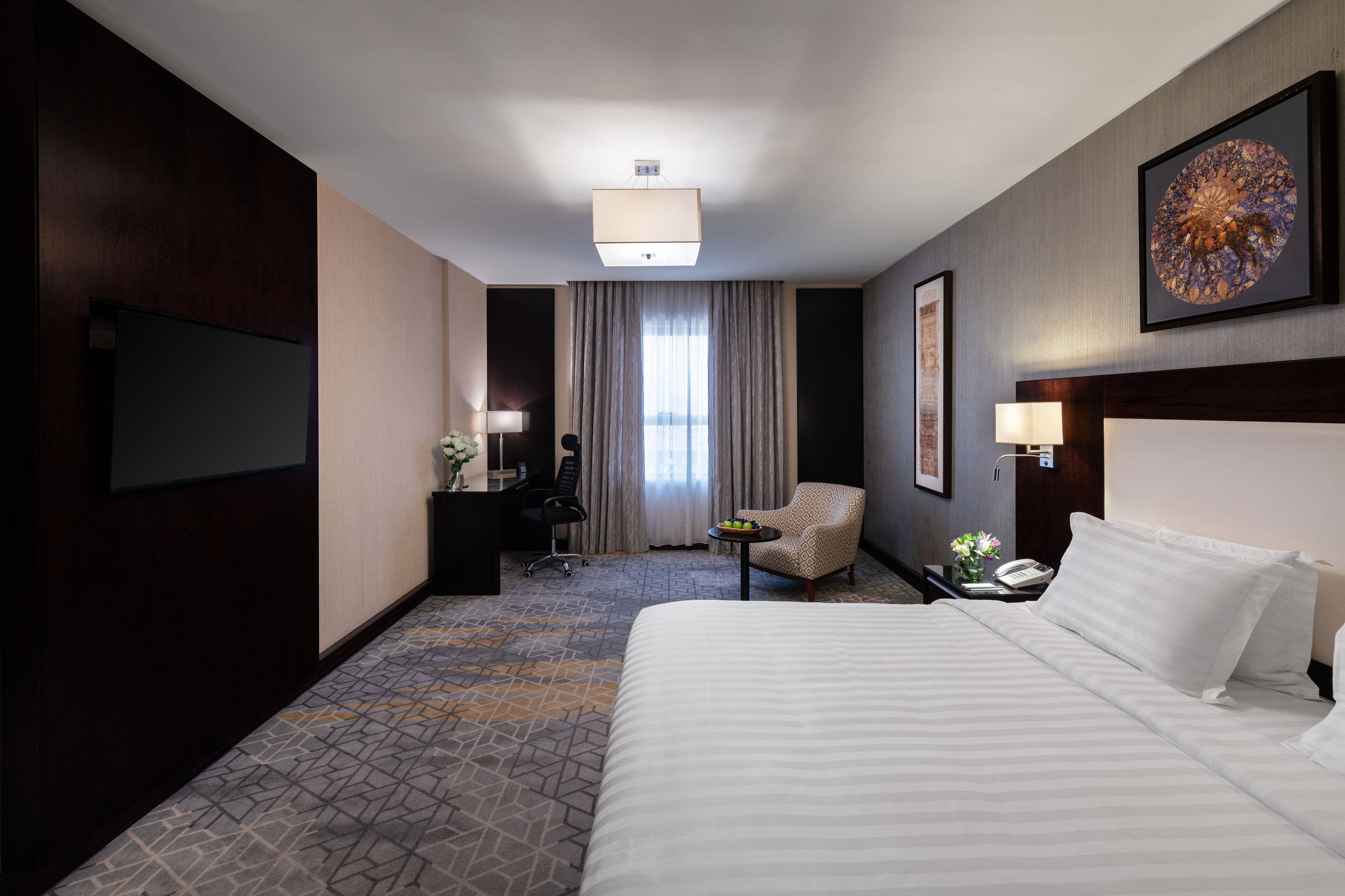 superior room, 1 king bed | 1 bedroom, minibar, in-room safe, desk