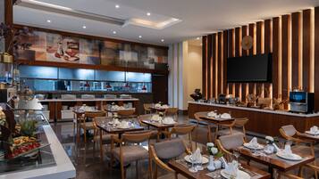 Daily buffet breakfast (SAR 90 per person)