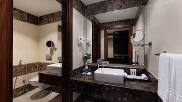 Executive Suite, 2 Bedrooms, Kitchen | Bathroom