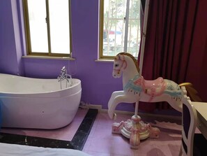 Private spa tub - Dreamhouse Theme Hotel (Shanghai)
