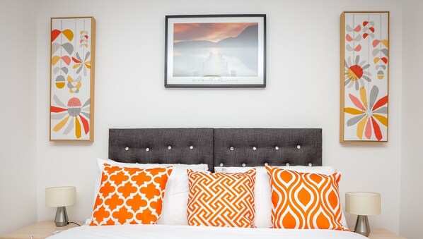 Deluxe Apartment, 2 Bedrooms, Ensuite, River View | 1 bedroom, premium bedding, desk, iron/ironing board