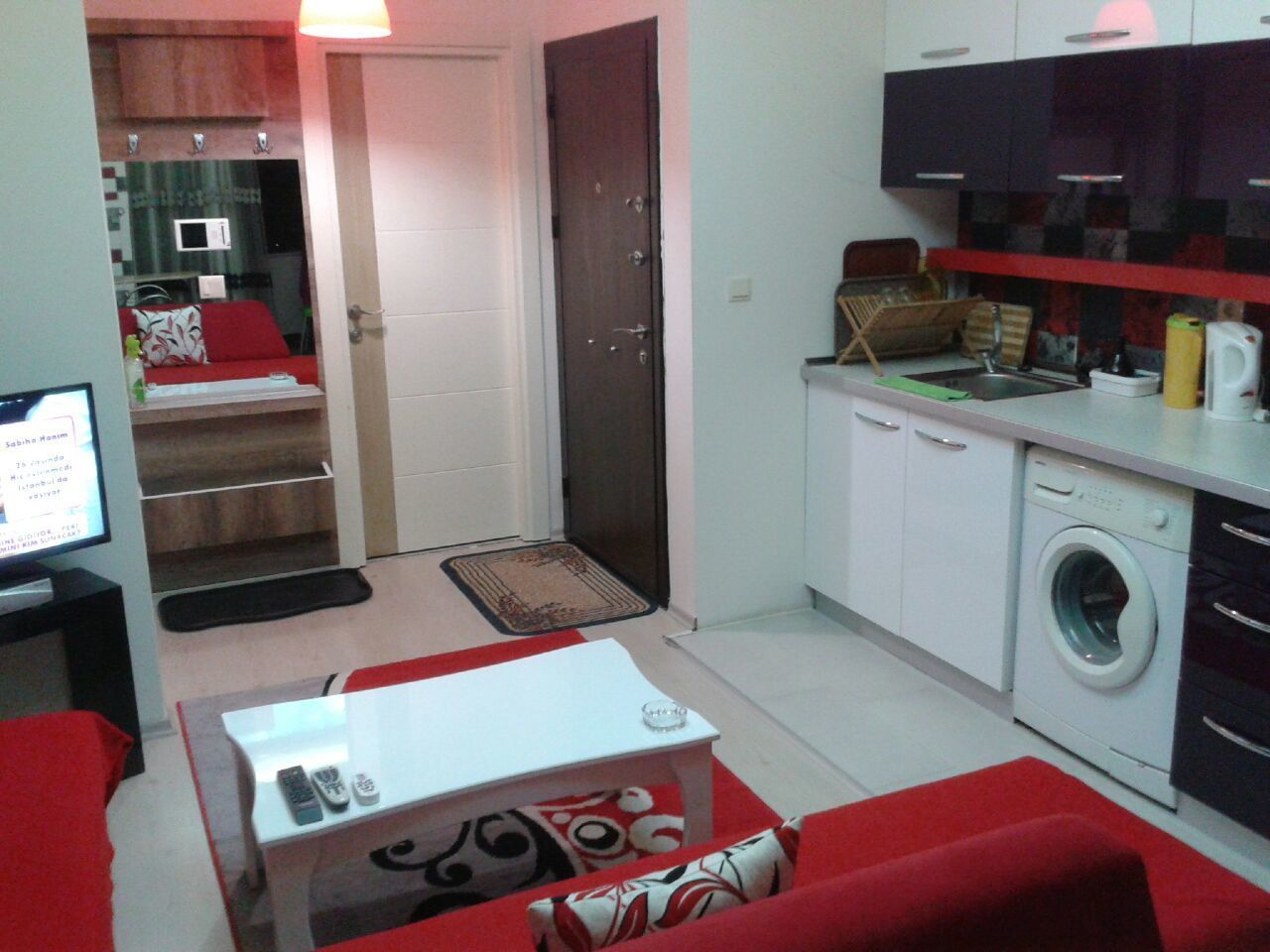 Basic-Apartment, 1 Schlafzimmer | Wohnbereich | LCD-Fernseher