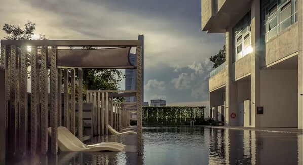 Indoor pool, outdoor pool - Vogue Suites One by Joe (Kuala Lumpur)