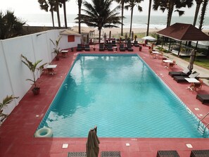 Outdoor pool, sun loungers - Swiss Boutique Hotel - Adults Only (Serrekunda)