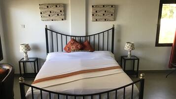 Deluxe Double Room, Ocean View | Minibar, in-room safe, desk, free WiFi