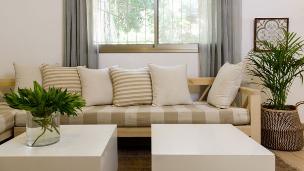 City Apartment, 3 Bedrooms | Living room - Your Home Two Min From Frishman Beach (Tel Aviv)