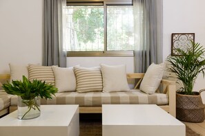 Living room - Your Home Two Min From Frishman Beach (Tel Aviv)