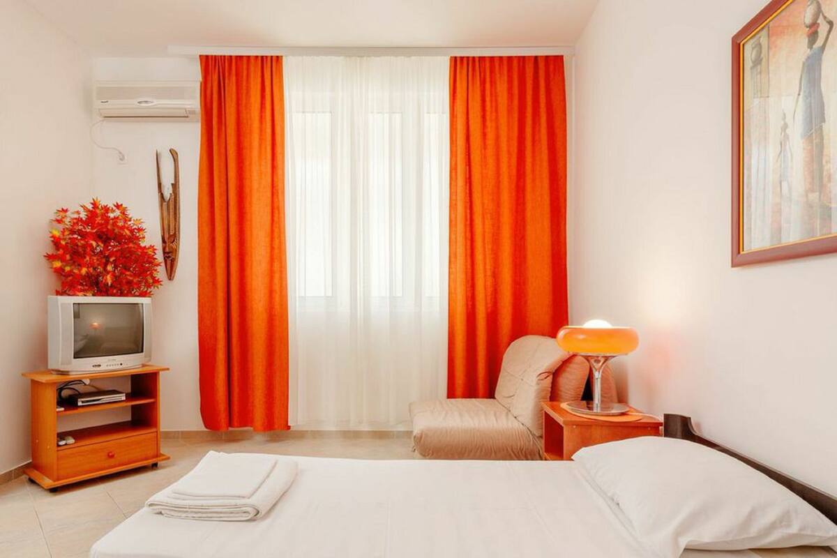 Superior Studio, 2 Single Beds, Terrace, Garden View