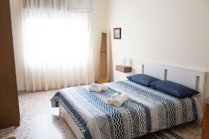 Premium bedding, in-room safe, desk, soundproofing - B&B Miseno23 (Bacoli)