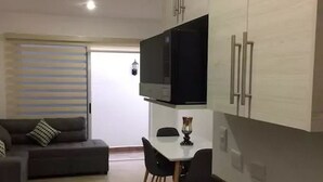 Gambar tidak terklasifikasi, 2 dari 14, tombol