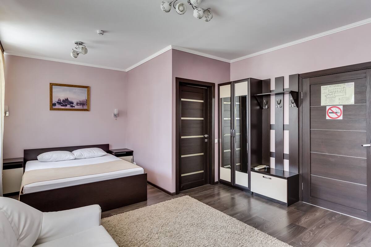 Junior-Suite | Schreibtisch, Bügeleisen/Bügelbrett, kostenloses WLAN, Bettwäsche