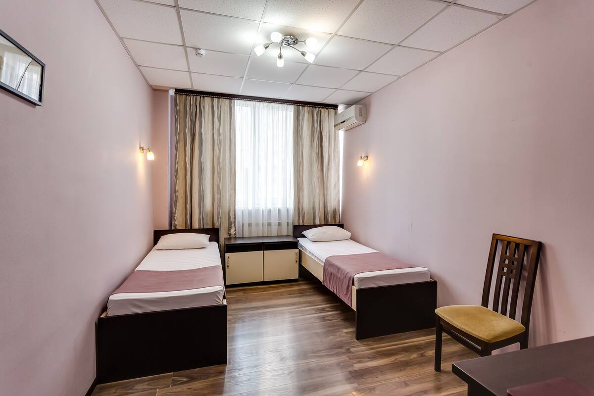 Standard-Zweibettzimmer | Schreibtisch, Bügeleisen/Bügelbrett, kostenloses WLAN, Bettwäsche