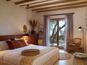 Junior Suite, Sea View | Premium bedding, minibar, in-room safe, individually decorated - The Wild By Interni (Mykonos)