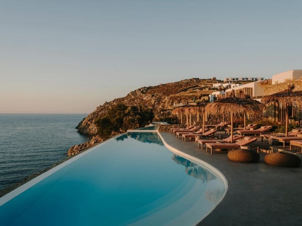 2 piscinas al aire libre, sombrillas, tumbonas