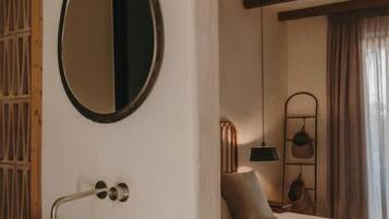 Deluxe Double Sea View | Bathroom | Shower, rainfall showerhead, designer toiletries, hair dryer