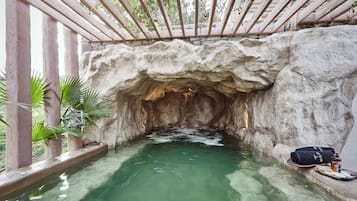 Couples treatment rooms, body treatments, hydrotherapy, body wraps