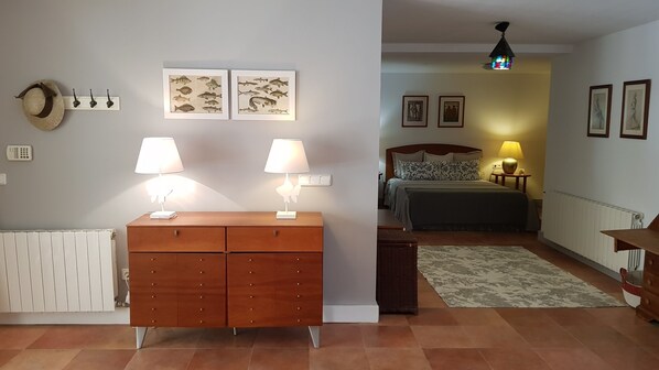 Luxury Townhome, 1 Bedroom, Ocean View, Oceanfront | Blackout curtains, iron/ironing board, free cots/infant beds, free WiFi