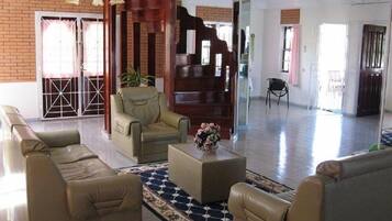 Appartement, 4 chambres | Salle de séjour