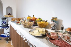 Petit déjeuner buffet compris tous les jours