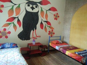 Dormitorio compartido básico, 2 habitaciones, para no fumadores, cocina | 1 habitación y ropa de cama de alta calidad 