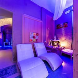 Sauna, hot tub, body treatments, hot stone massages, body scrubs