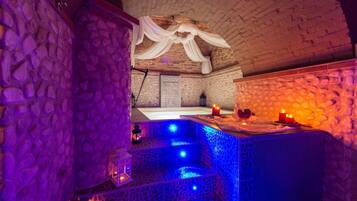 Indoor spa tub