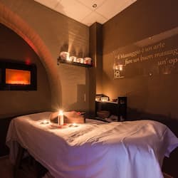 Sauna, hot tub, body treatments, hot stone massages, body scrubs